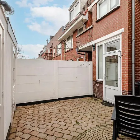 Casa Queensway Apartment